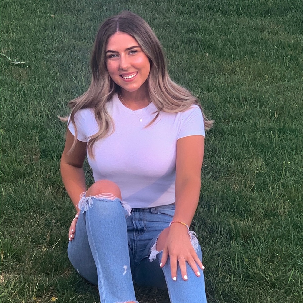 Meet your Posher, Emily